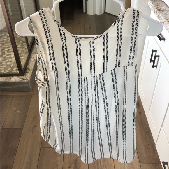 Maurices Medium Blouse - Picture 6 of 6